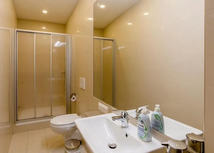 Air Condition I Sights In Walking Distance I 201 Mbit Wifi Appartement
